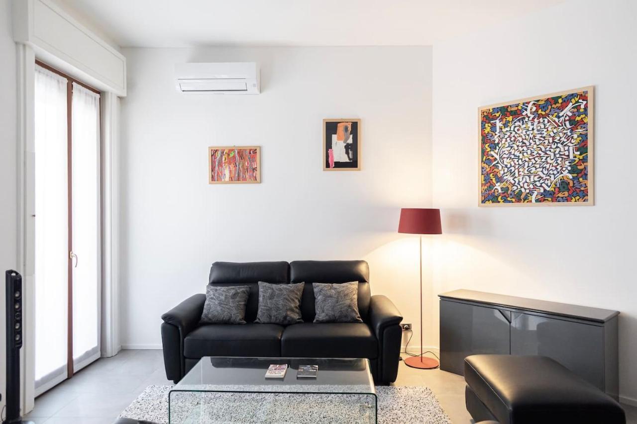Apartment Close To Duomo Milano Esterno foto